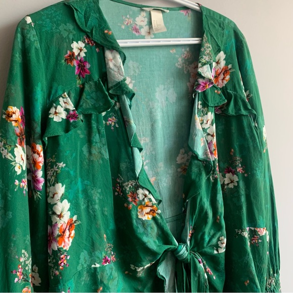 H&M Floral Ruffle Tie Up Blouse Green Floral Size 12 - Picture 6 of 9